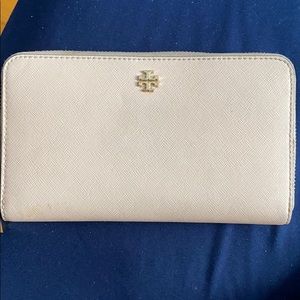 Pink Tory Burch wallet